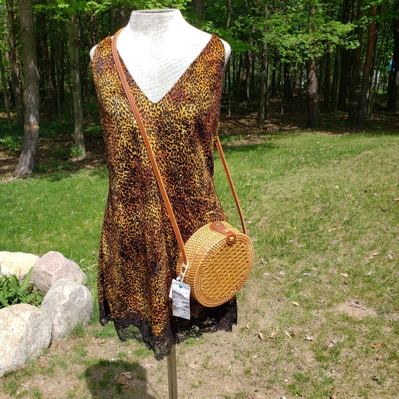 Wicker Purse - Picture 2 of 8